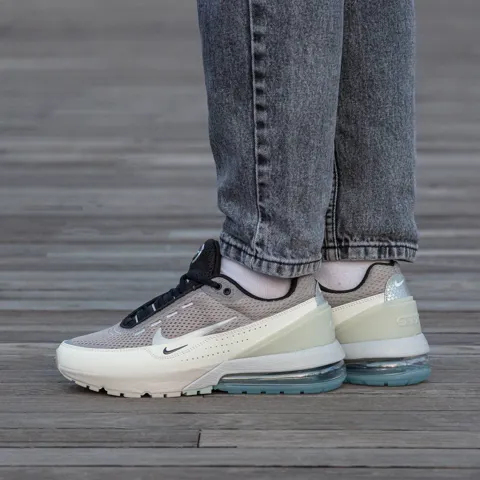 Nike Air Max 270 Beige