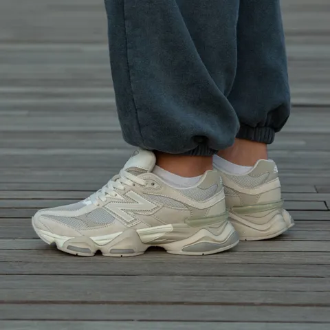 New Balance 9060 Light Beige