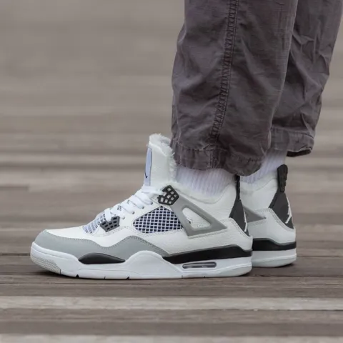 Air Jordan Retro 4 Fur Military Black