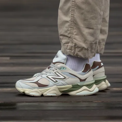 New Balance 9060 Beige Brown